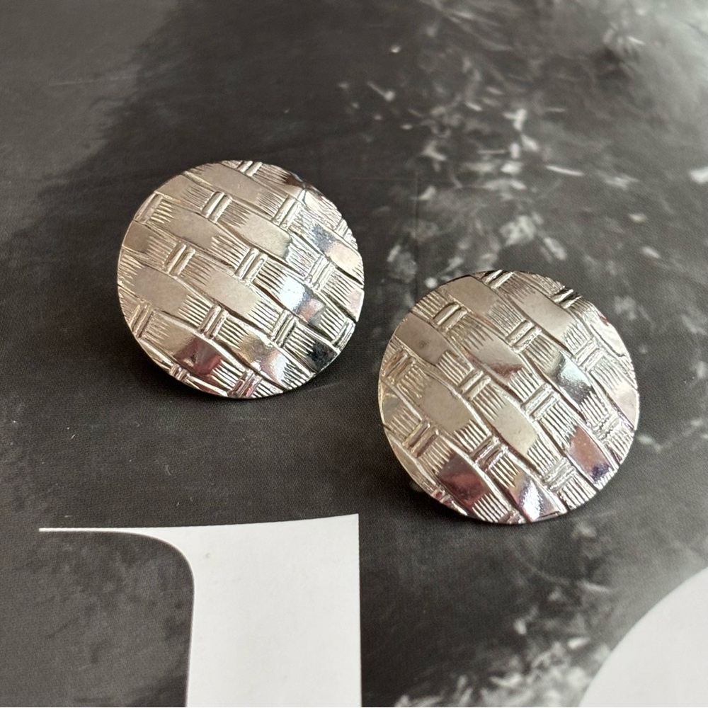 80's Silver Tone Crosshatch Textured Earrings - Stud Earrings - 80's Jewelry